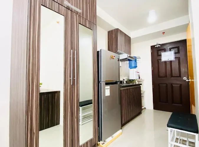 Persimmon Condominium Near Ayala Mall And Sm