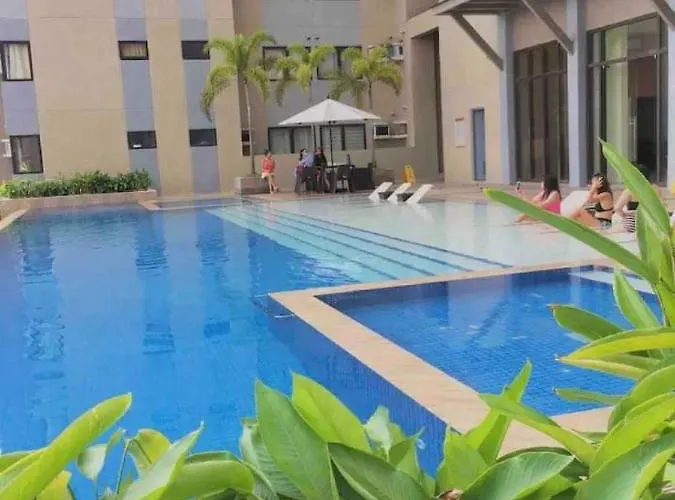 Persimmon Condominium Near Ayala Mall And Sm Aparthotel
