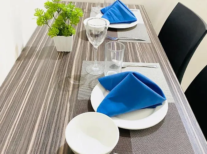 Persimmon Condominium Near Ayala Mall And Sm Aparthotel Cebu